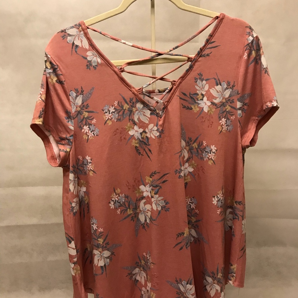 So brand short sleeve shirt, Juniors Size XLarge Mauve/pink with Floral Design.